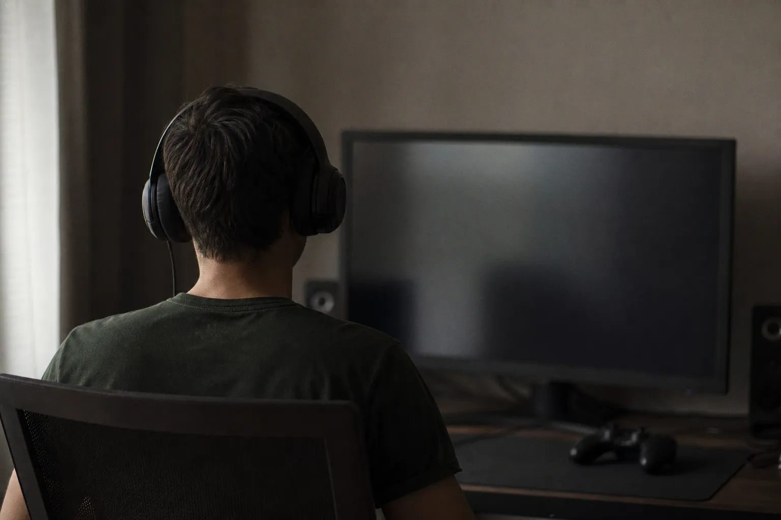Analyzing the Online Gaming Market: Why Infrastructure Outweighs Growth Hype